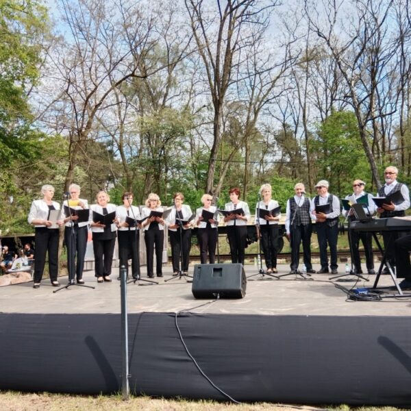 Kwiecień w Seniorze - koncert na świeżym powietrzu