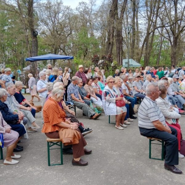 Kwiecień w Seniorze - seniorzy w oczekiwaniu na wydarzenie
