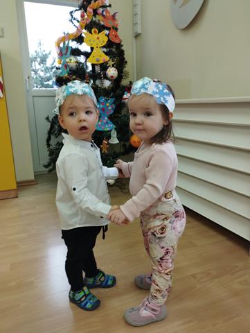 Dzień Babci i Dziadka w żłobku w Lubinie - dzieci podczas zabaw