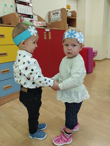 Dzień Babci i Dziadka w żłobku w Lubinie - dzieci podczas zabaw