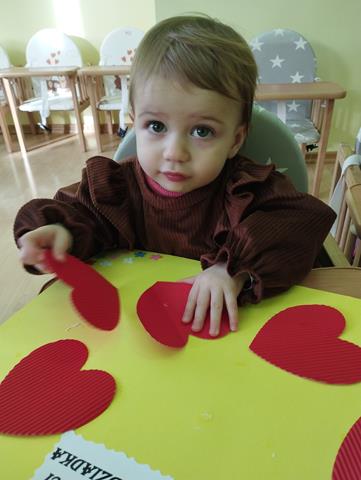 Dzień Babci i Dziadka w żłobku w Lubinie - dzieci podczas zabaw