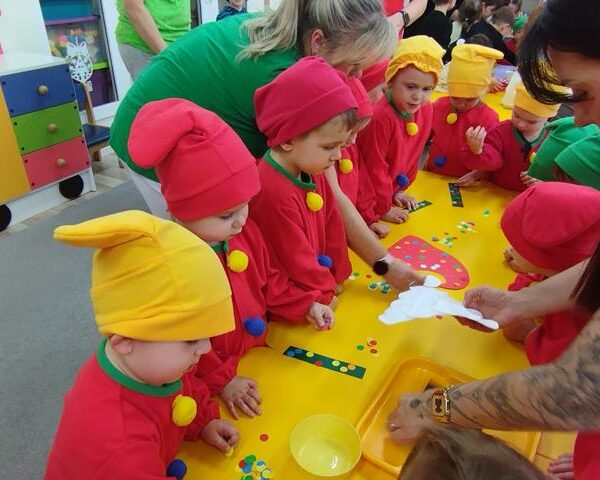 Święto Krasnala i wizyta przedszkolaków