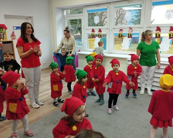 Święto Krasnala i wizyta przedszkolaków