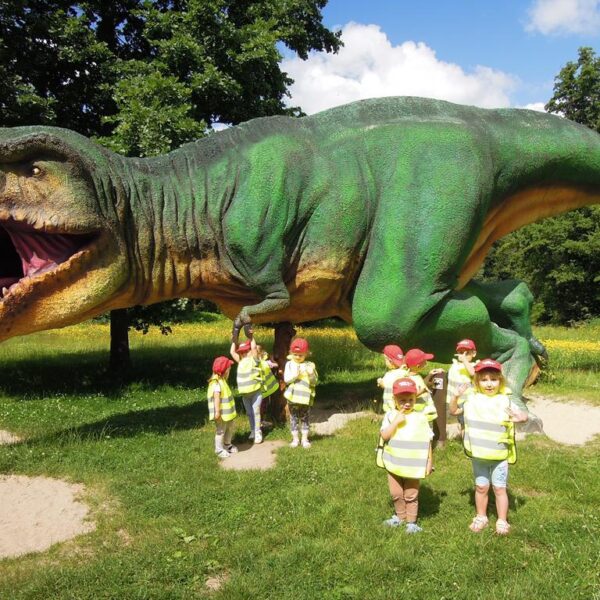 Spacer po parku - spotkanie z dinozaurami