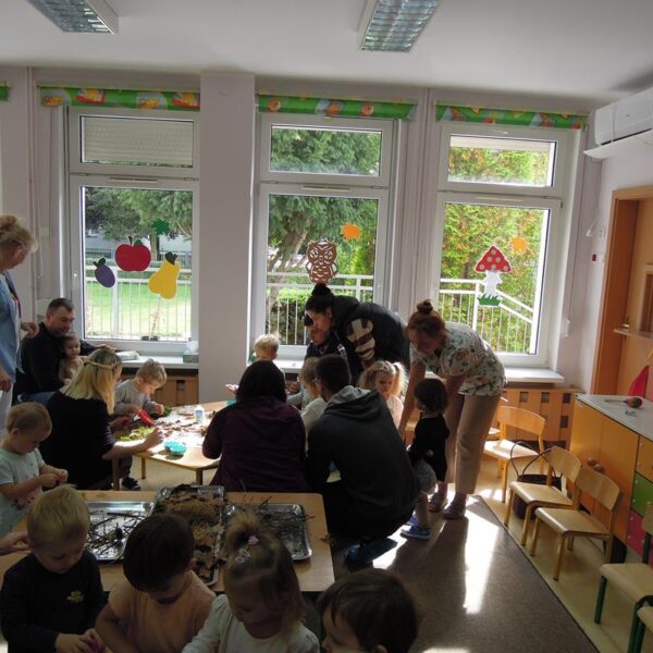 Jesienne drzewo grupa III