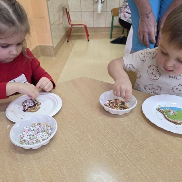 Dekorowanie pierniczków w grupie II