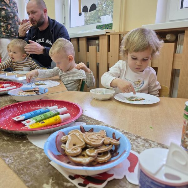 Dekorowanie pierniczków w grupie II