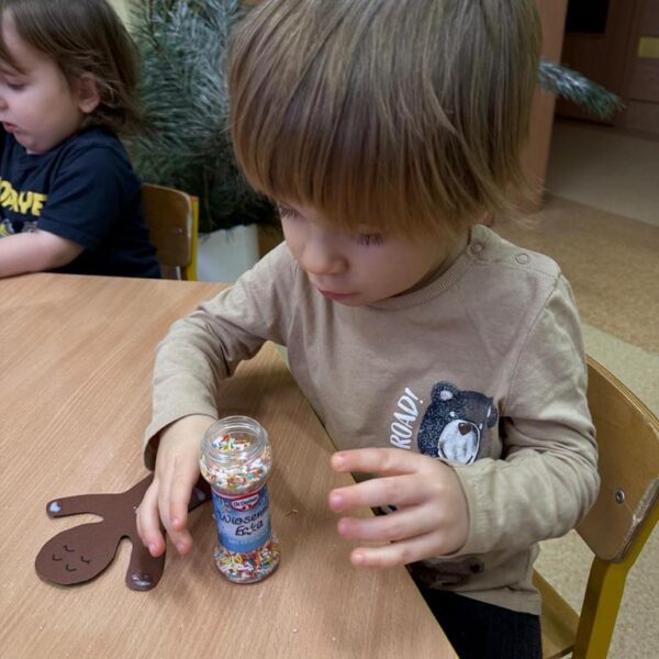 Indywidualna praca plastyczna w grupa III Piernikowy ludzik