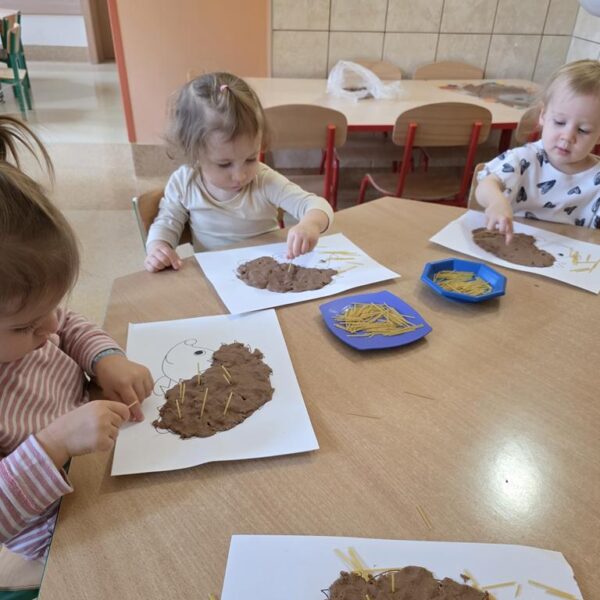 Jeż - praca plastyczna grupa II