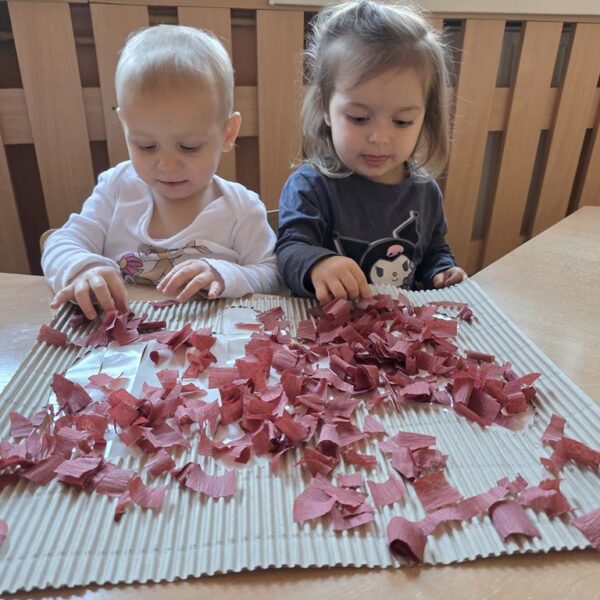 Wspólna praca plastyczna w grupie II Kolorowy pierniczek