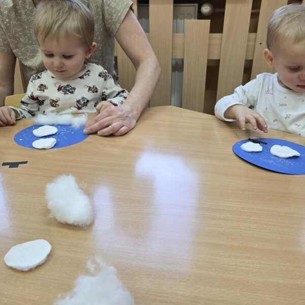 Bałwanek - praca plastyczna w grupie II