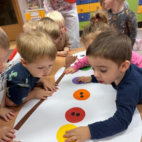 Bałwanek - praca plastyczna w grupie III