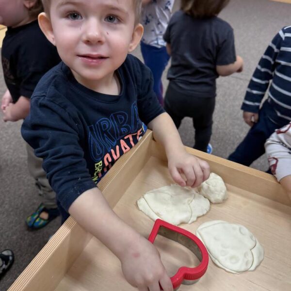 Przygotowania do dnia Babci i Dziadka