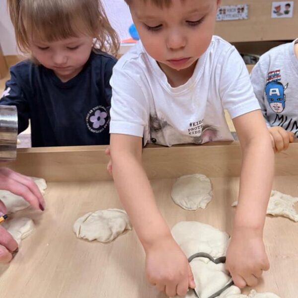 Przygotowania do dnia Babci i Dziadka