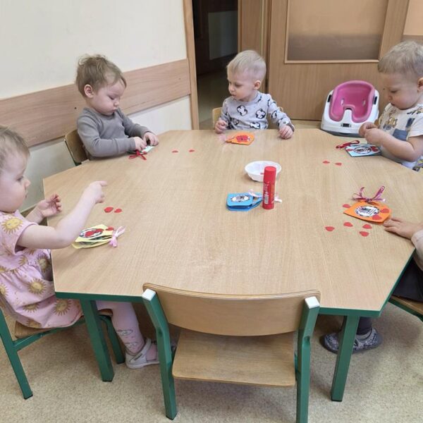 Przygotowania do dnia Babci i Dziadka