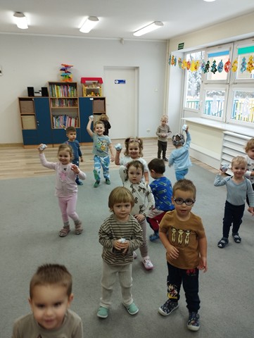 Zimowe zabawy grupa IV