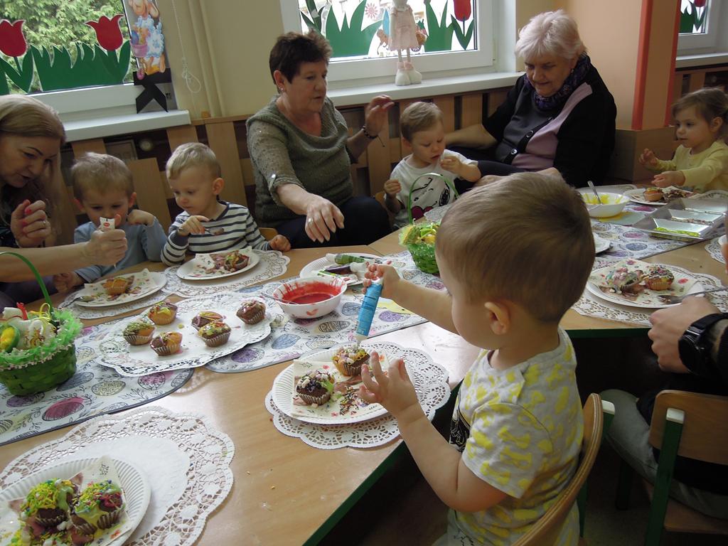 Dekorowanie świątecznych babeczek - grupa II