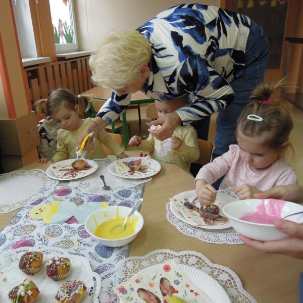 Dekorowanie świątecznych babeczek - grupa II