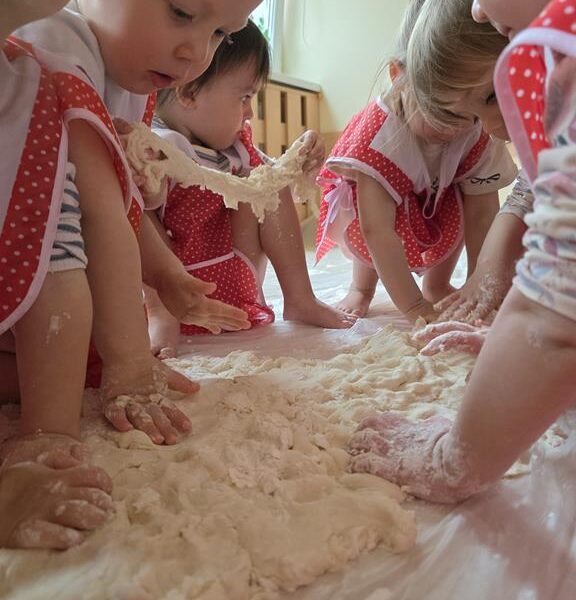 Zabawy masą sensoryczną - grupa II