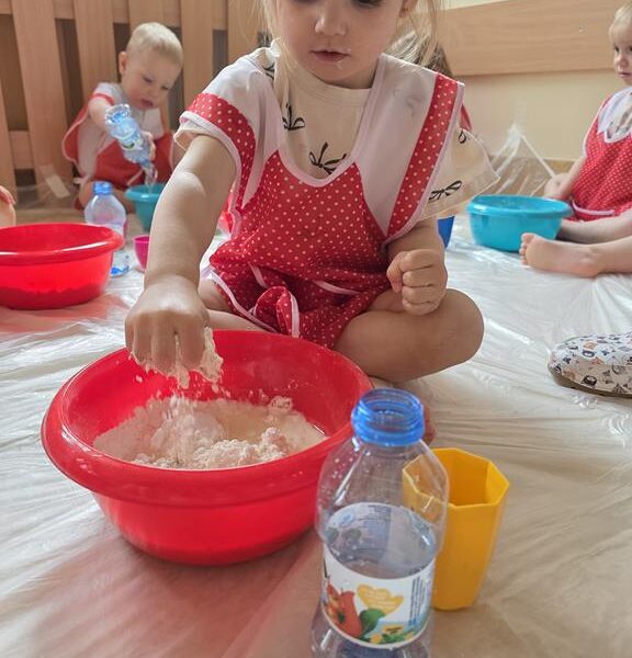 Zabawy masą sensoryczną - grupa II