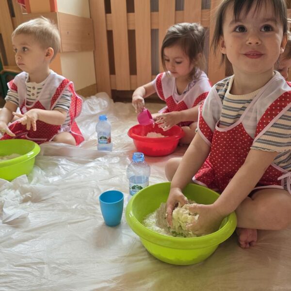 Zabawy masą sensoryczną - grupa II