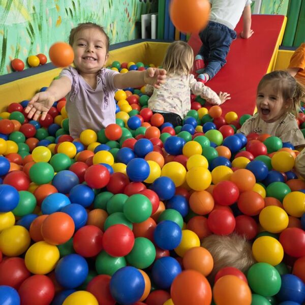 Zabawy w basenie z kulkami - grupa II