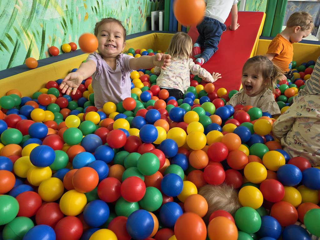 Zabawy w basenie z kulkami - grupa II