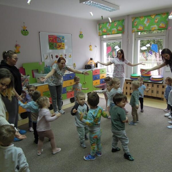 Zajęcia wiosenno - wielkanocne z rodzicami - grupa III