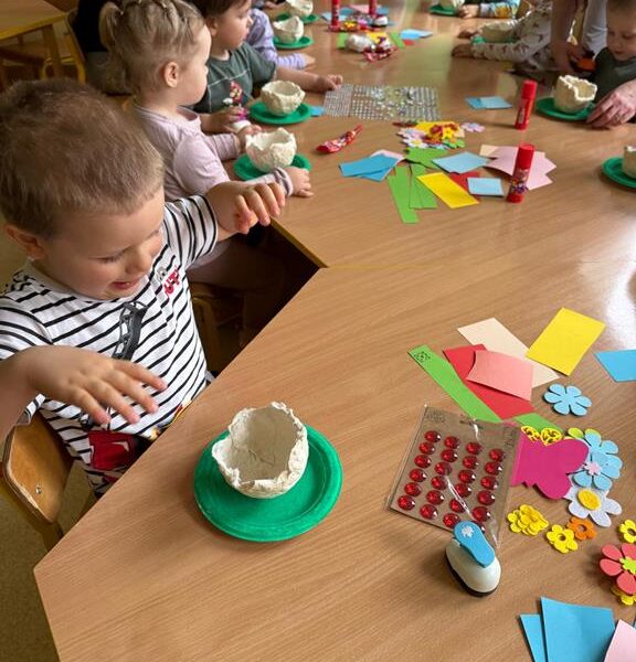 Zajęcia wiosenno - wielkanocne z rodzicami - grupa III