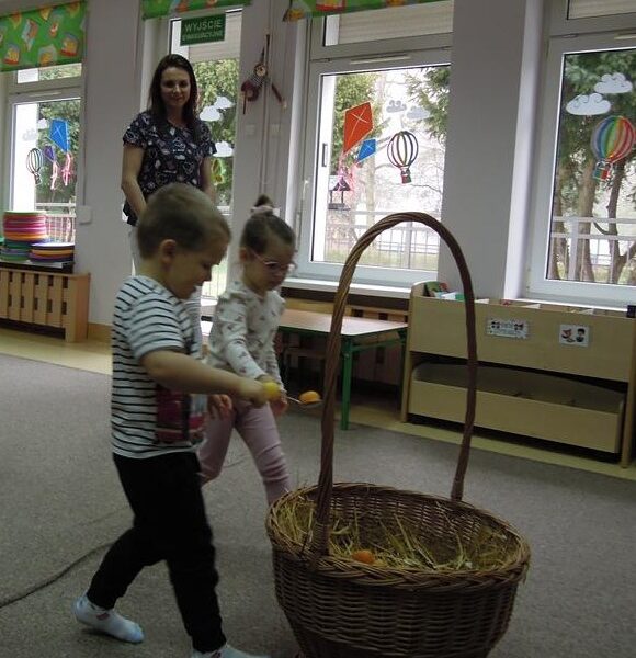 Zajęcia wiosenno - wielkanocne z rodzicami - grupa III