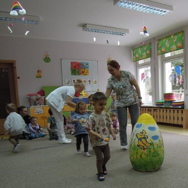 Zajęcia wiosenno - wielkanocne z rodzicami - grupa III