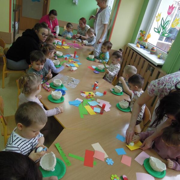 Zajęcia wiosenno - wielkanocne z rodzicami - grupa III